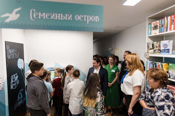 Андрей Чибис принял участие в открытии модельной библиотеки в Полярном