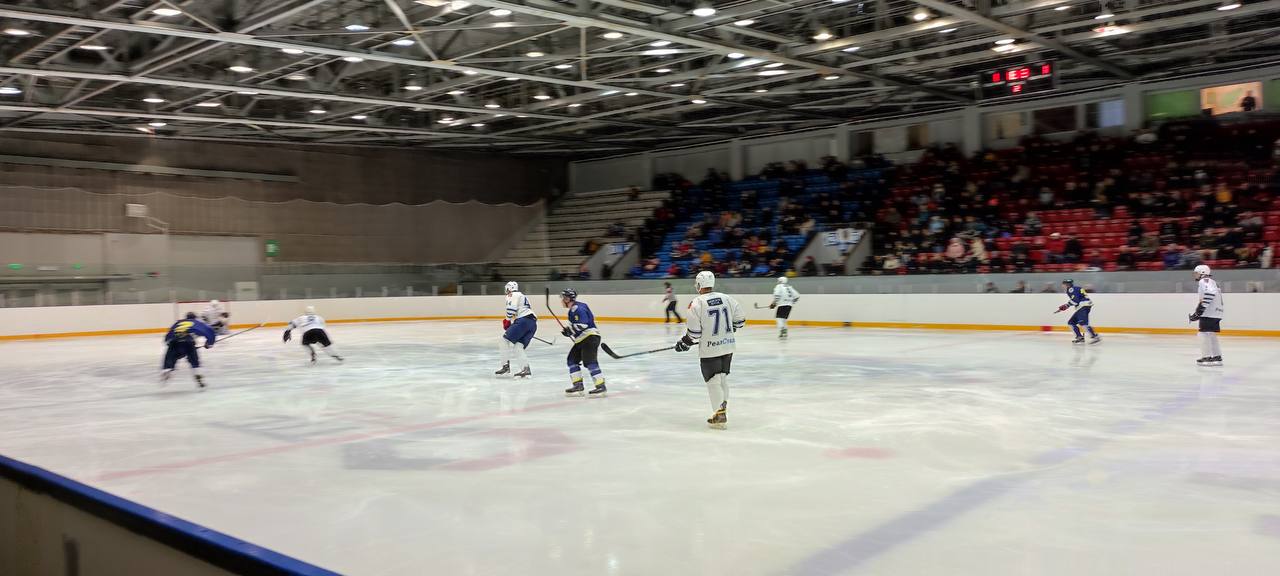 В Мурманской области стартовал региональный чемпионат по хоккею