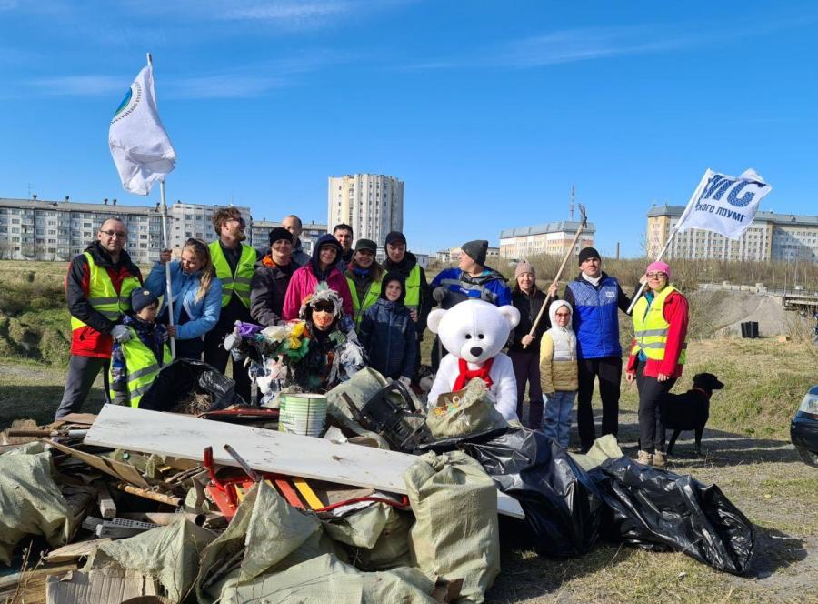 Волонтеры Мурманска присоединяются к Единому арктическому субботнику