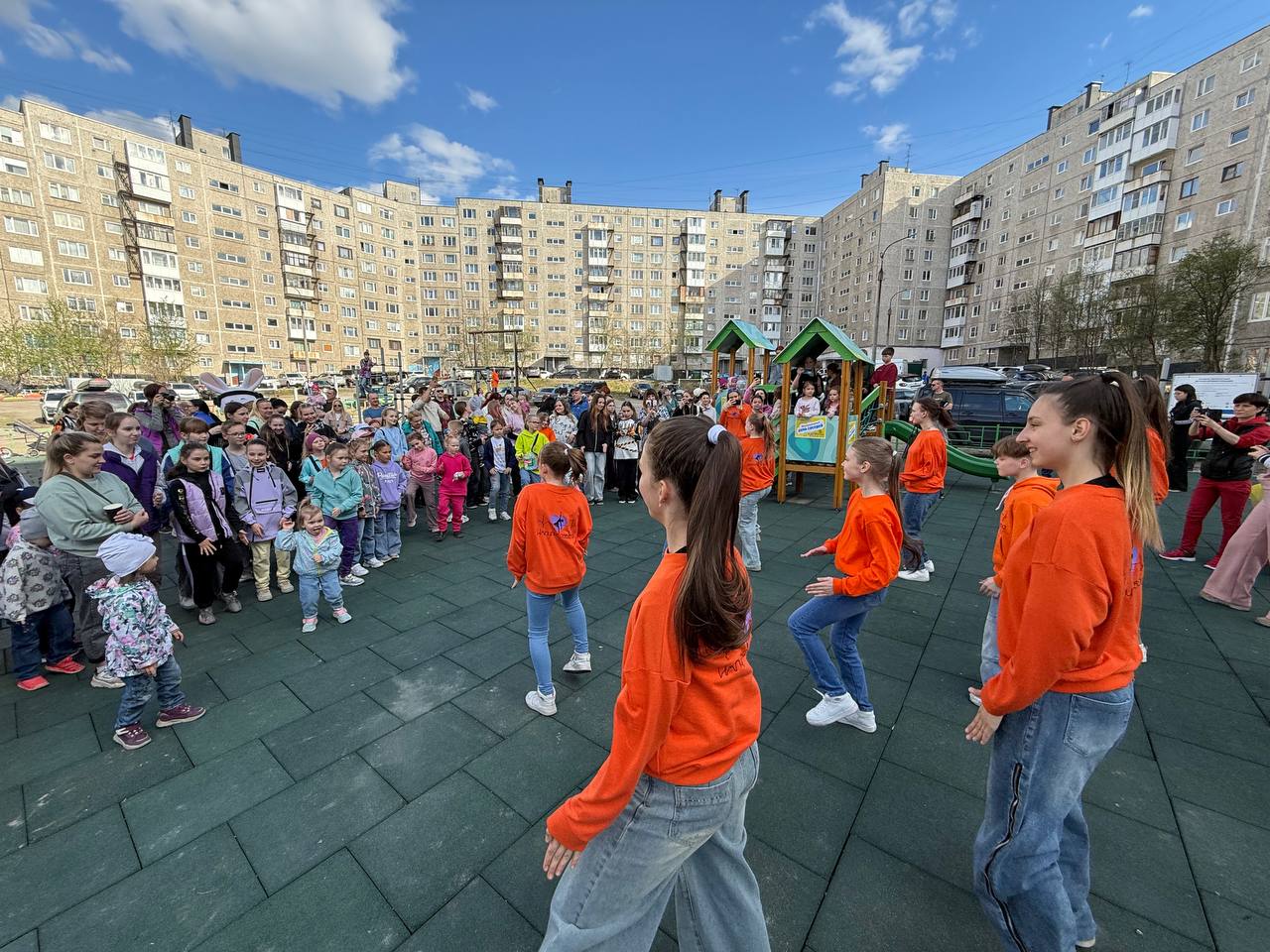 В Мурманске отметили «День соседей»