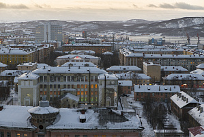 В течении двух недель в Мурманской области уберут снег во дворах и наледь с крыш