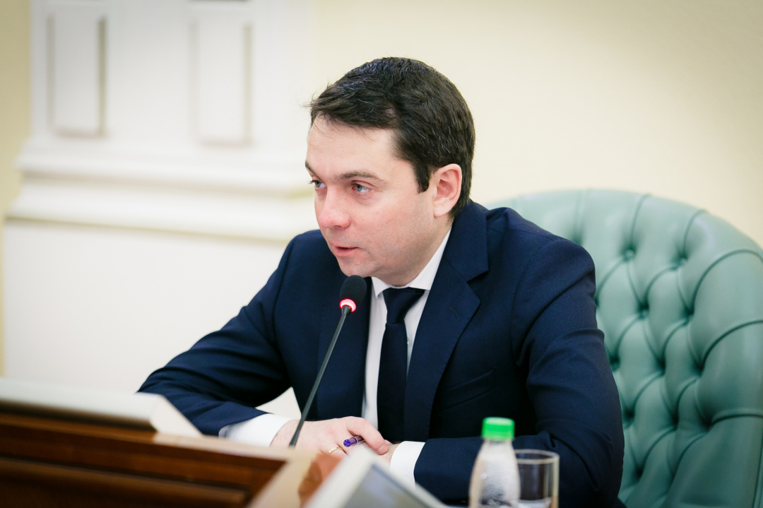 Андрей Чибис выступил за закрытие «пивнушек» в жилых домах