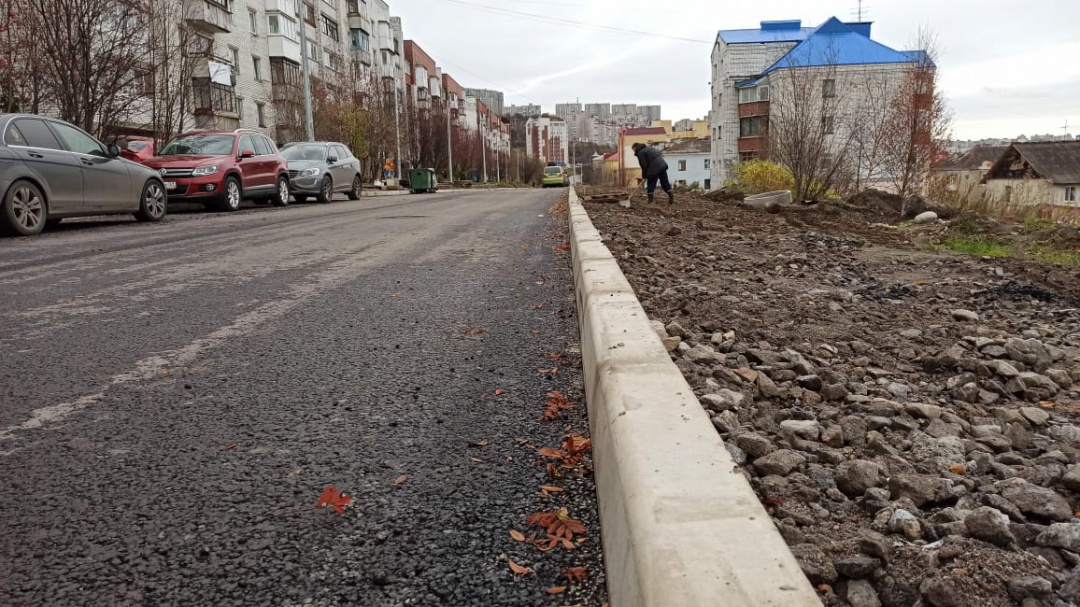 В Мурманске завершили ремонт дворовых дорог и доделывают трассы по нацпроекту
